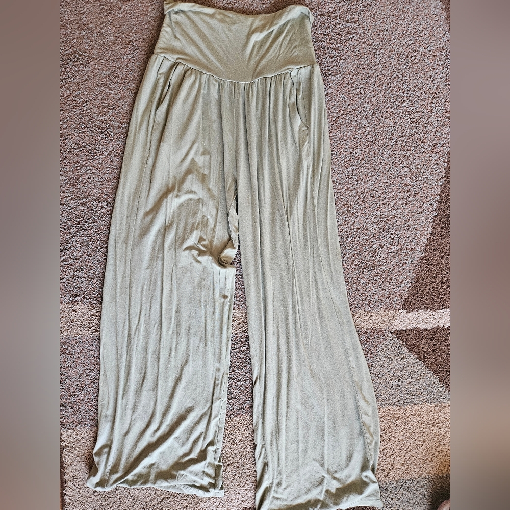 Athleta Olive Color Women's Size Medium Wide Leg Yoga Pants